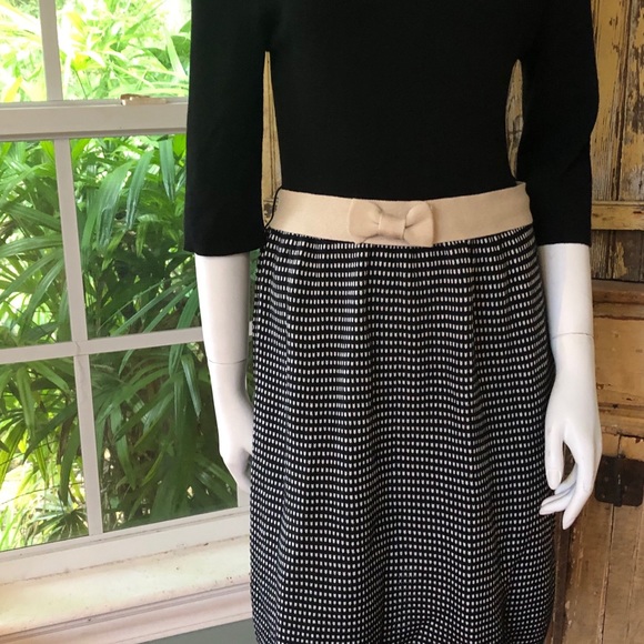 Elegant Minimalist dress - Picture 8 of 8